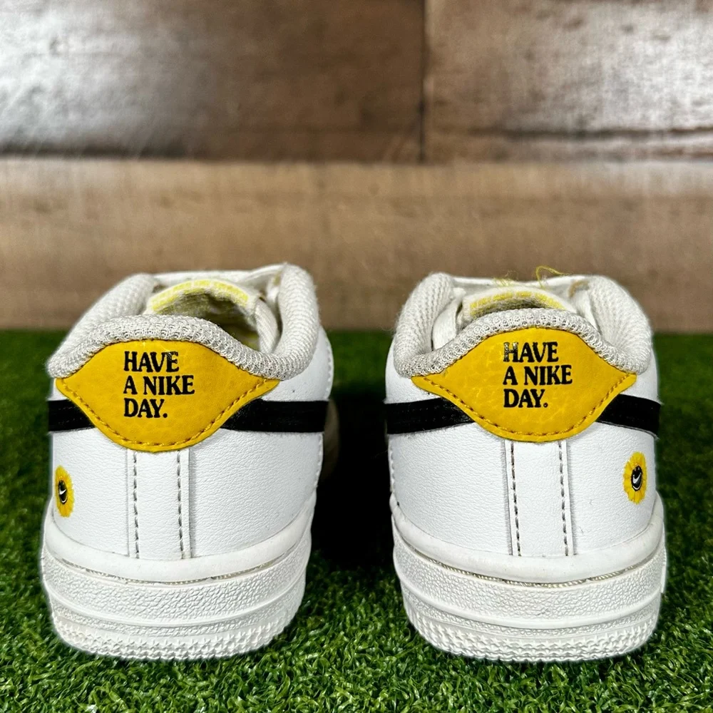 Toddler's Nike Force 1 LV8 White/Black-Dark Sulfur‎ - Size 8C (DM4254 100)